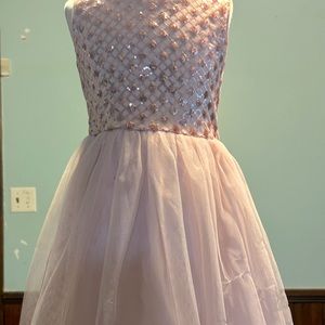 Girl dress size 7/8 used only twice